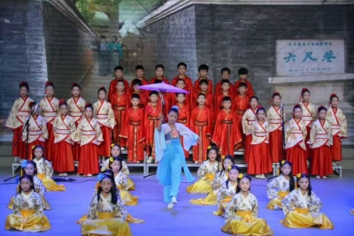 朗读声中感受爱国主义