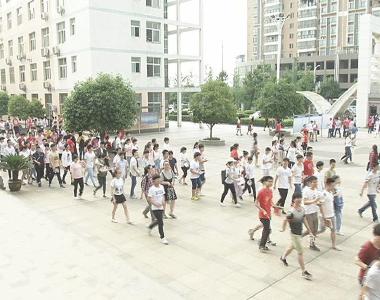 2017年高考拉开大幕   全市4039名考生赴考