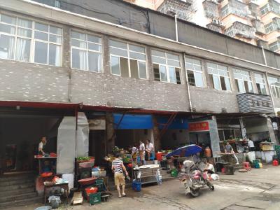 小炒店油烟扰民 居民很闹心 物业：多次协调无果，希望相关部门帮忙处理 