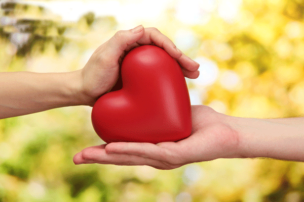 “我不要礼物，我想救救我爸爸”