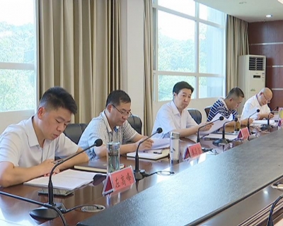 李修武出席陈贵镇解放思想大讨论活动