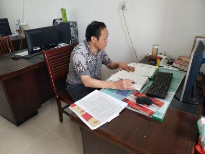  余碧波：危急时刻勇救落水者