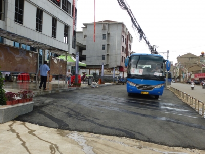 还地桥镇设置临时停靠点 农村客运通行有了保障