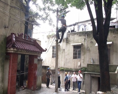 背街小巷灯亮了 居民出行更方便