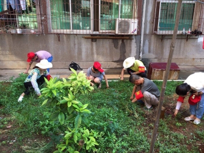 市工商局组织机关干部到武备社区开展文明城市创建包保活动