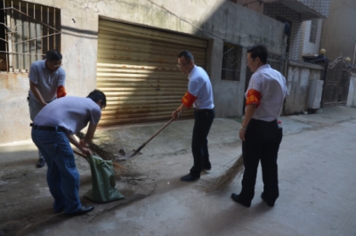 市财政局进社区开展文明创建活动