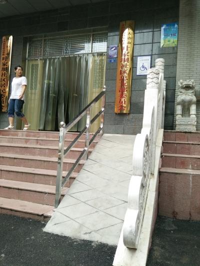 这个通道有“障碍”