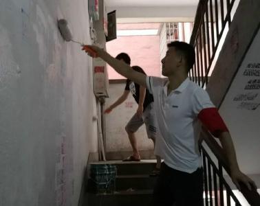 张亮：“新兵”地税人 “老手”志愿者
