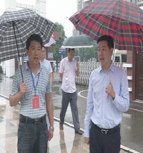 李修武检查督办全市全国文明城市创建工作强调：善始善为 完善细节 以全新面貌迎检