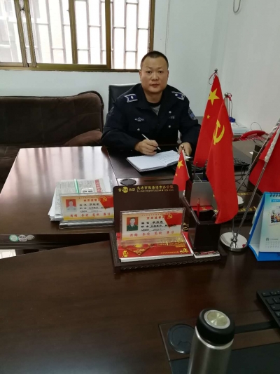13年没休过公休假，执法中默默付出 他用坚守做好“城市管家”