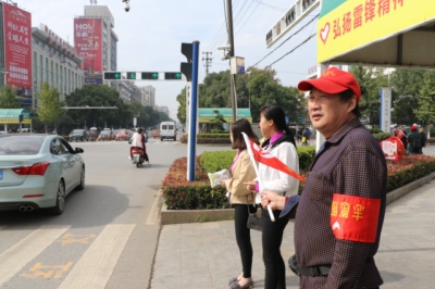 违规车主变身文明交通志愿者后变“羞愧”为“光荣”
