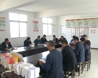 市邮政公司：把党的十九大精神送到扶贫村
