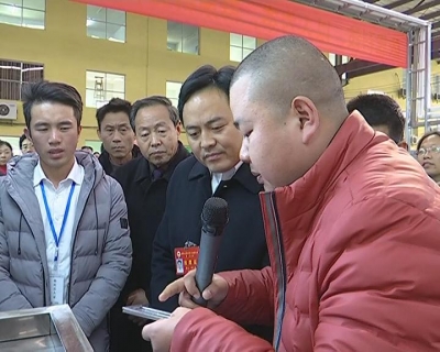 政协委员视察全市重点工程和项目建设情况