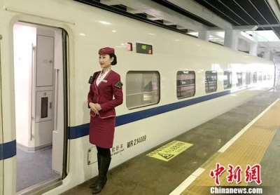 高铁成铁路春运主力军：回家路变“短” 囧途变坦途