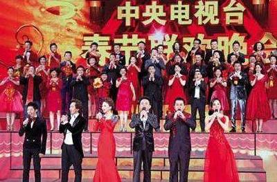 中央电视台春节联欢晚会准备就绪 黄坤明看望慰问演职人员  2018-02-11 21:02:19 来源： 新华网 