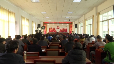 全国人大代表王能干回乡宣讲两会精神