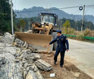 依法拆除违建 维护路产路权