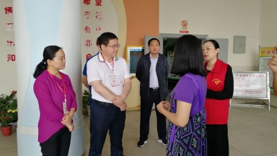 快讯：王刚六一慰问