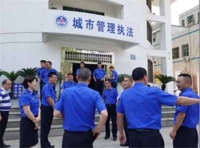 市城管执法局慰问一线执法队员