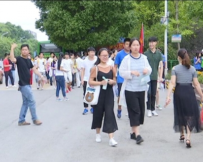 高考第二日：继续奋战 不负青春