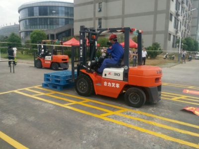 我市举行全市职工职业技能大赛 各路工匠同台拼技艺