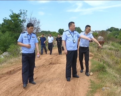 市公安局检查还地桥镇防汛抗旱工作