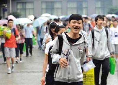 “00后”考生登场 淡定从容应考