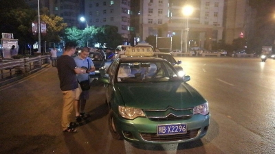 我市重拳整治黑车、出租车乱象
