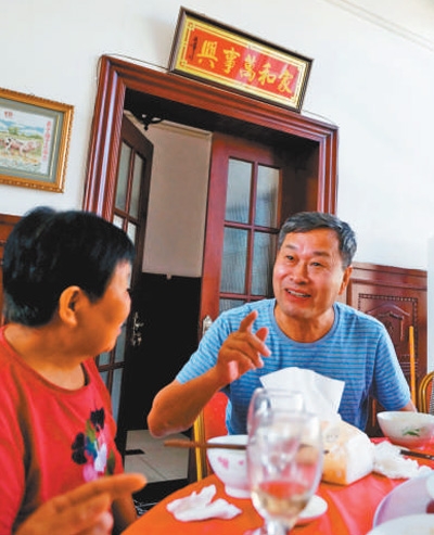 退伍军人20年赡养10名烈士母亲:你为国尽忠,我替你尽孝