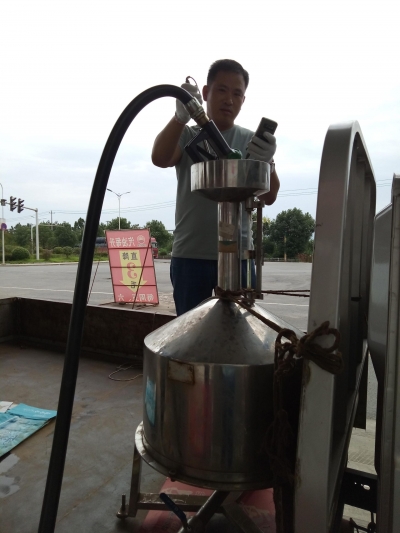 大冶市计量所开展加油机周期检定工作