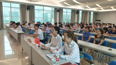 陈贵镇：聆听劳模宣讲，振奋实干精神