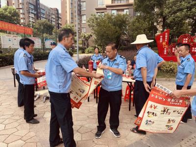 市消防救援大队指导小区物业开展消防安全培训