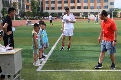 我市郝海东叶钊颖青训基地正式开展面试活动