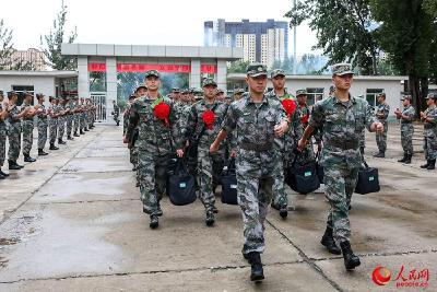 新兵来了！全国各地有志青年参军入伍