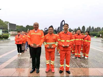 市领导慰问环卫工人