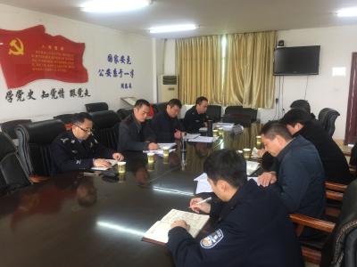 陈贵镇依法严厉打击非法上访