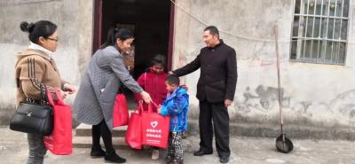 情暖寒冬爱在一起 ——团市委“希望微心愿·暖冬行动”活动纪实