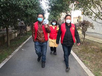 兄弟肩并肩 筑牢安全线