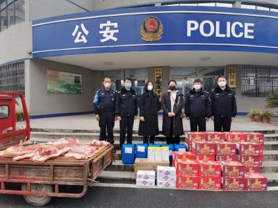捐资购买口罩和猪肉上门慰问   大冶一中毕业生爱心温暖警营  