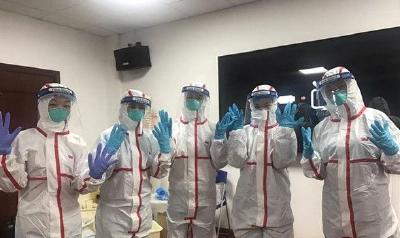 冯玉荞：带领医护人员共同奋战在一线