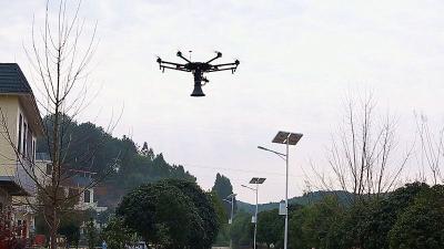 无人机高空喊话助力疫情防控 效率高覆盖面广避免交叉感染