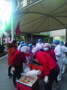 餐饮行业复工忙 线上销售保安全