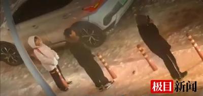 出门玩雪结果默默推车一下午！武汉这三名少年，找到了