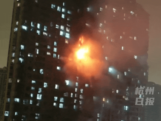 电瓶车自燃有多危险？100秒内就能让人窒息！