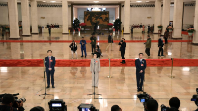 全国政协委员郑军走上“委员通道”：让教师成为令人羡慕的职业