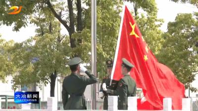 “零距离”感受军营魅力 厚植爱国情怀