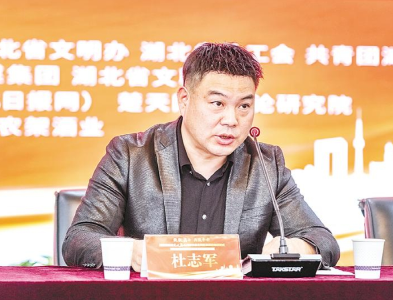 这里远不止一个“白车侠”——咸宁感动故事微调查