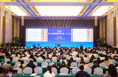 简帛专家陈伟：从9000片简牍残片中找出8枚拼凑成半支简