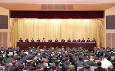 省委常委会（扩大）会议举行 传达学习习近平总书记考察湖北重要讲话精神