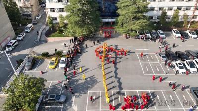 湖北保康：舞龙舞狮闹新春，多彩民俗过大年